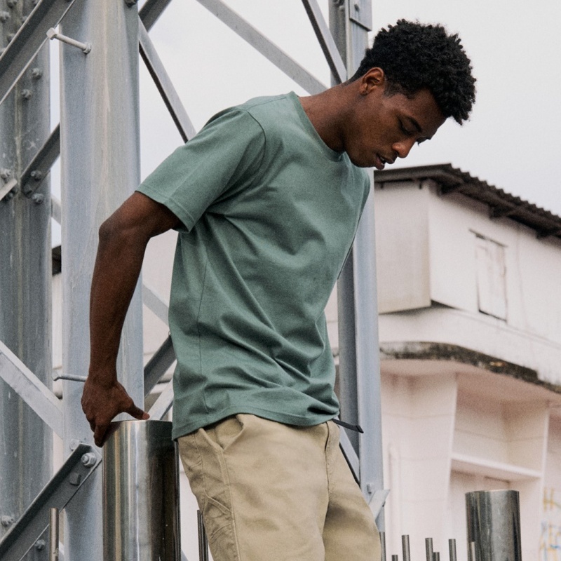 Vintage Industries sweaters en shirts – robuuste en functionele ontwerpen voor zomer en winter, met een perfecte pasvorm en vakmanschap.