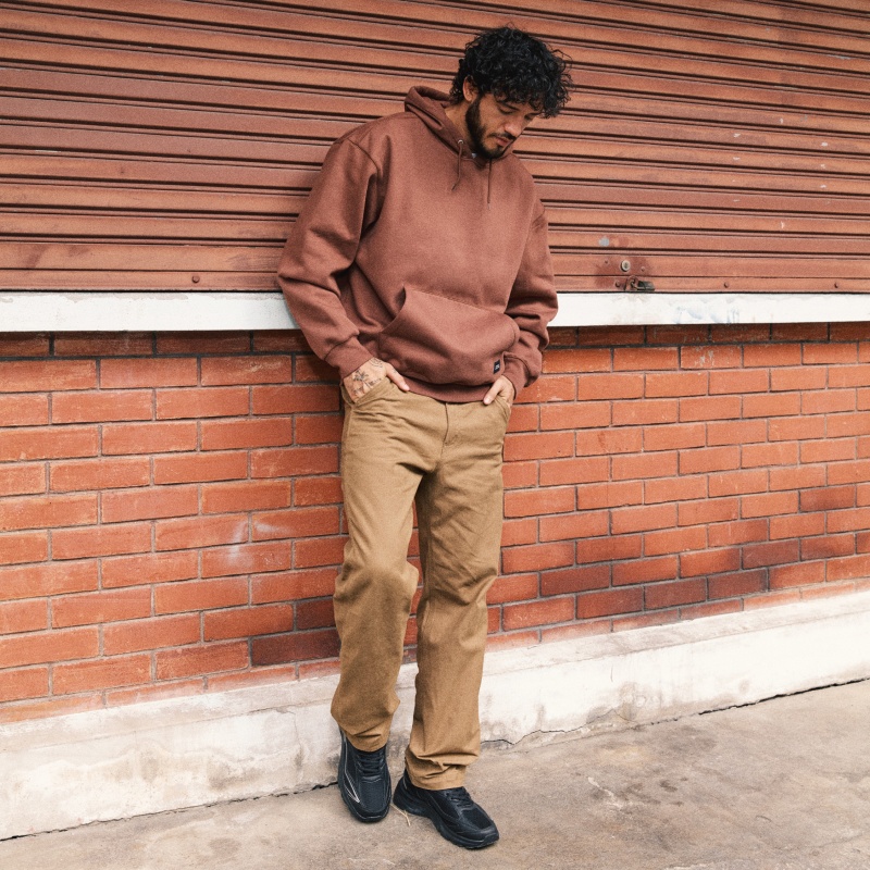 Vintage Industries sweaters en shirts – robuuste en functionele ontwerpen voor zomer en winter, met een perfecte pasvorm en vakmanschap.