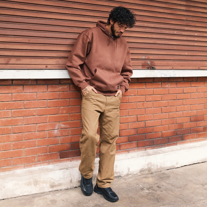 Vintage Industries sweaters en shirts – robuuste en functionele ontwerpen voor zomer en winter, met een perfecte pasvorm en vakmanschap.